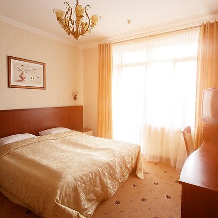 Pansionat Paradiz Hotel Polyana  Bagian luar foto