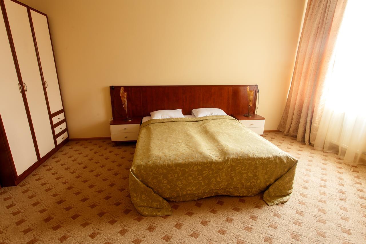 Pansionat Paradiz Hotel Polyana  Bagian luar foto