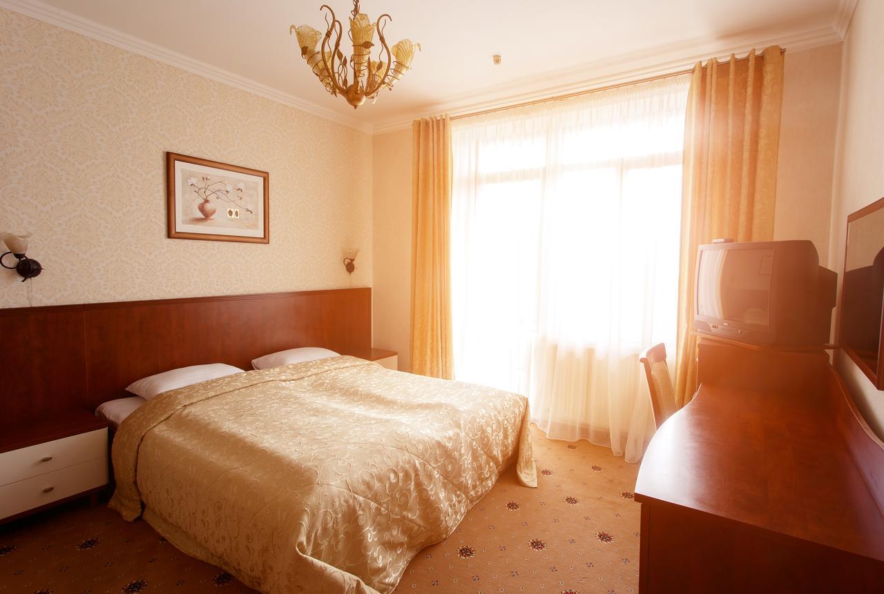 Pansionat Paradiz Hotel Polyana  Bagian luar foto