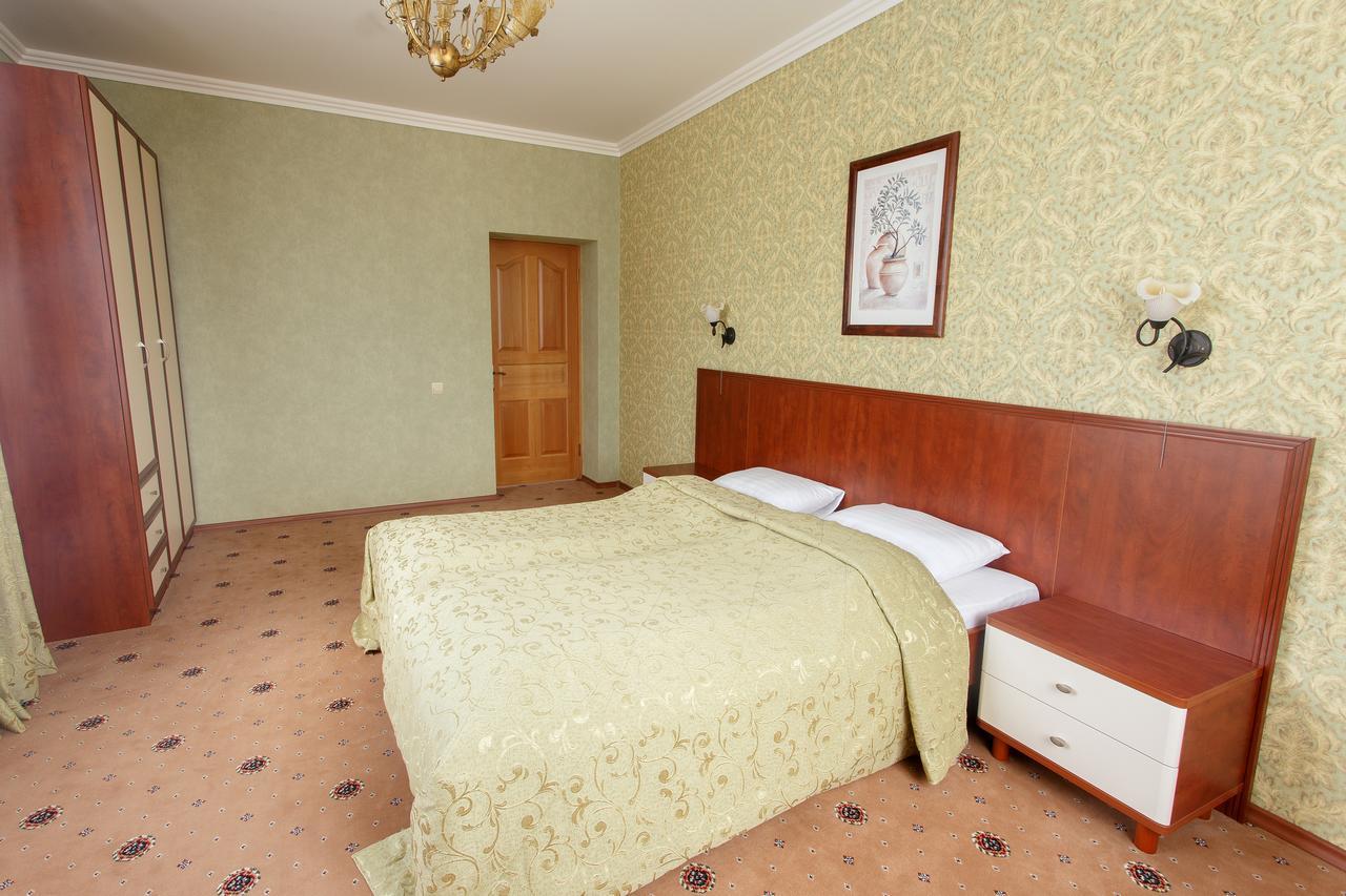 Pansionat Paradiz Hotel Polyana  Bagian luar foto